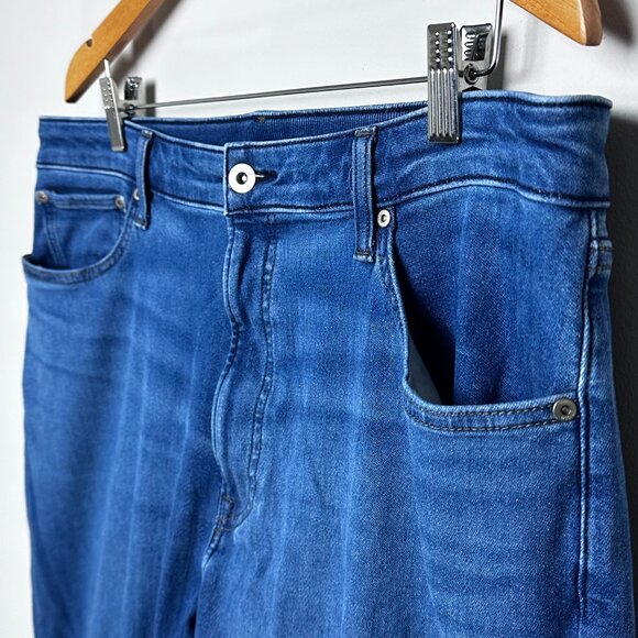 UNIQLO EZY Slim Fit Tapered Jeans XL (36-39") - Picture 2 of 6